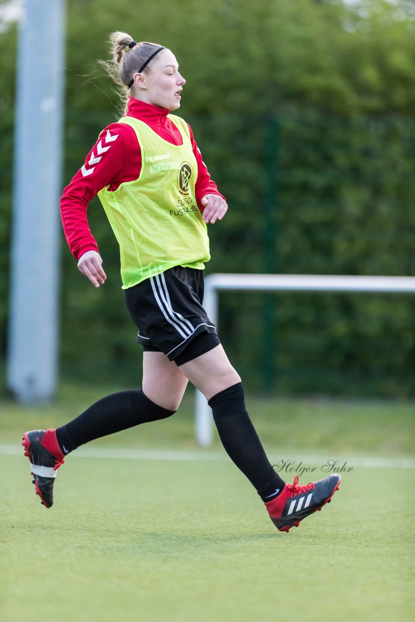 Bild 359 - Co-Trainerin der Frauen Nationalmannschaft Britta Carlson in Wahlstedt